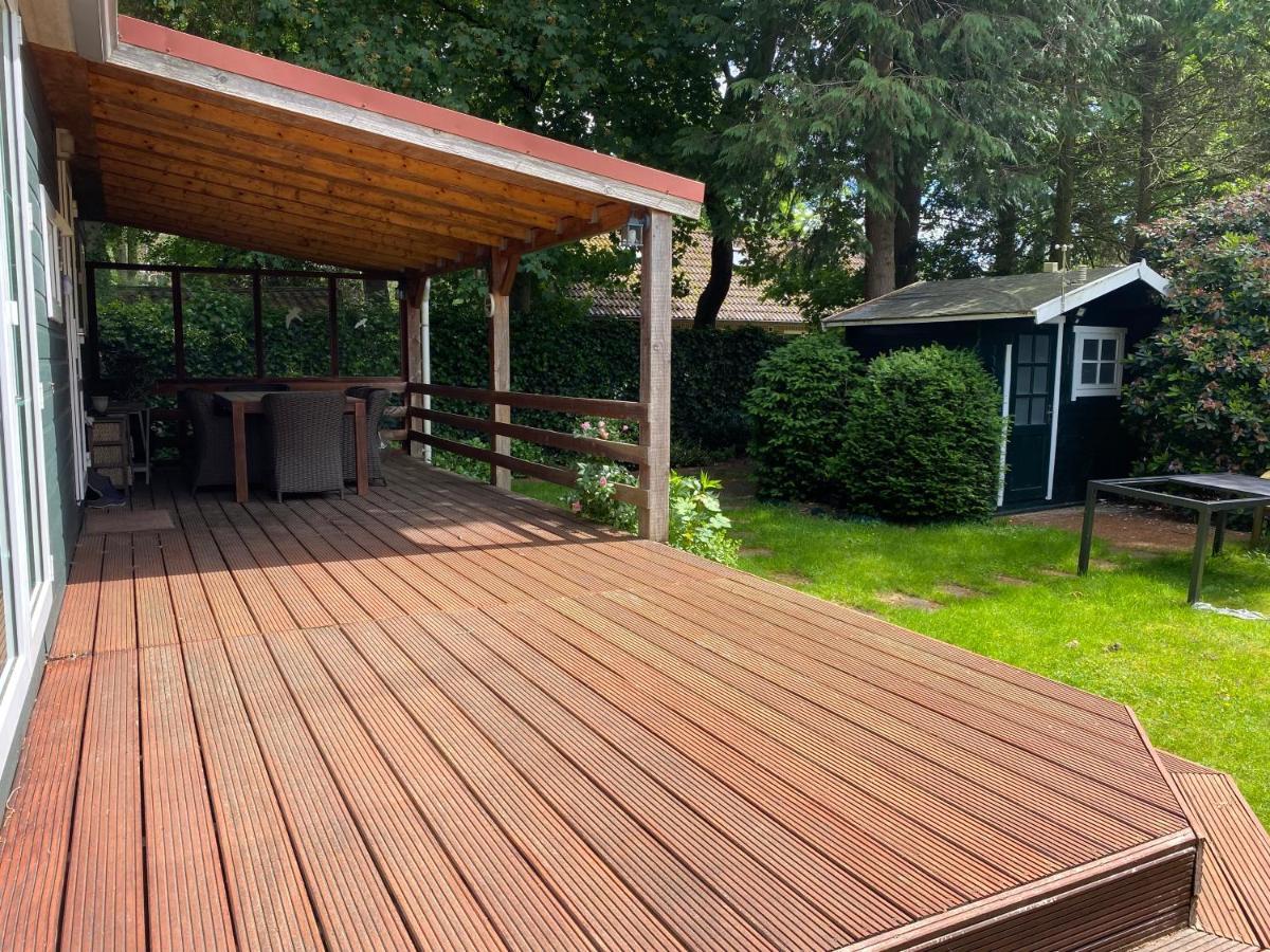 Ruim Privacyvol Chalet Met Overdekt Terras Ermelo Exterior photo